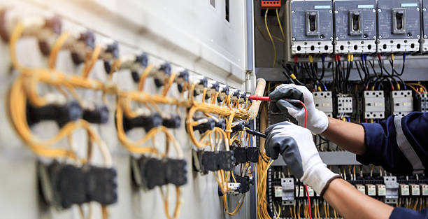 Professional Electrician technician working in Loomis, CA